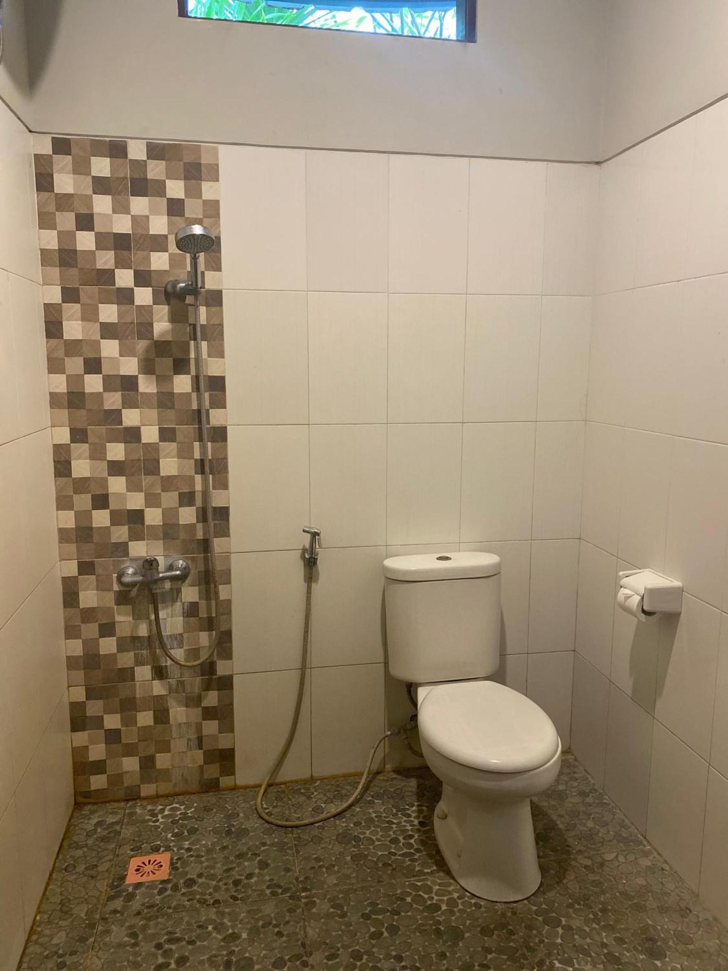 Hotel Ghamed Sari Exteriér fotografie